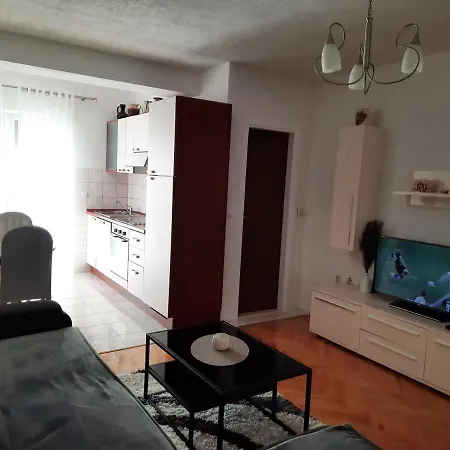 Pensionat Rose Loboja 3*