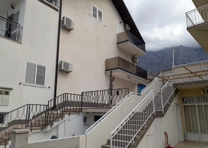 Maison d'hôtes Rose Loboja 3*